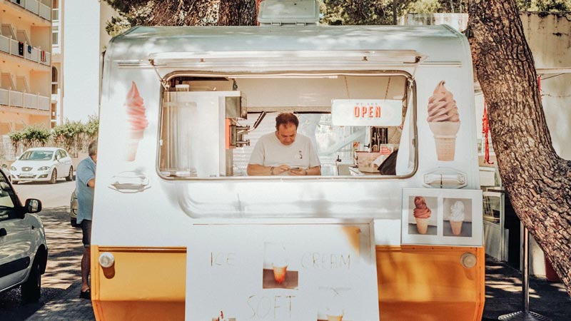 Pracownik sezonowy - w jaki sposób do niego dotrzeć? 