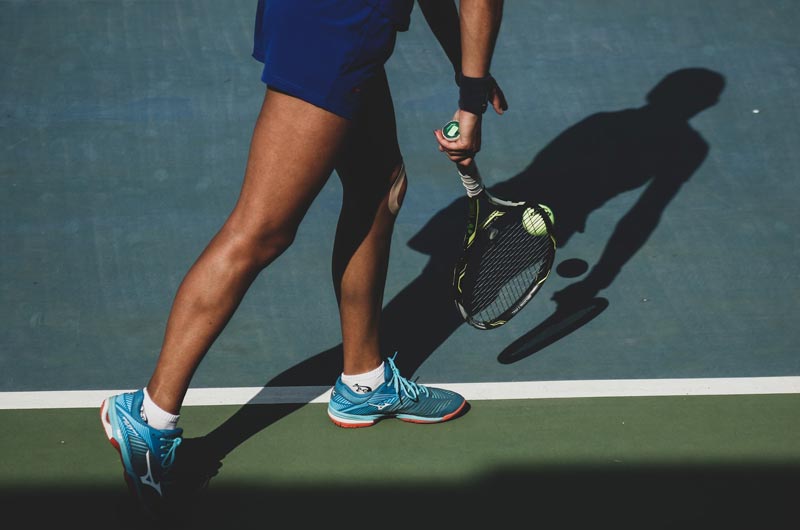 Tenis - sport dla amatorów i profesjonalnych graczy
